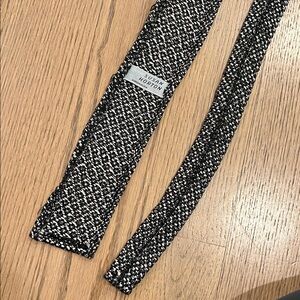 Black and White Men's Tie